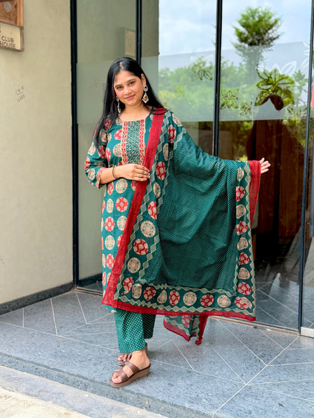 Green Jaipuri Buta Print Cotton Straight Kurta Set with Dupatta