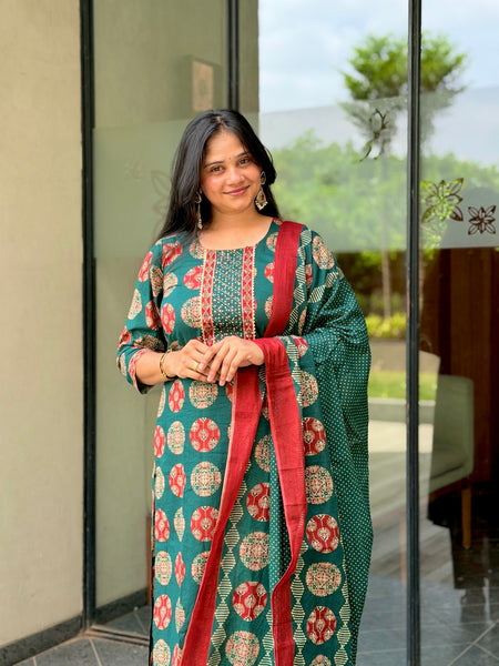 Green Jaipuri Buta Print Cotton Straight Kurta Set with Dupatta