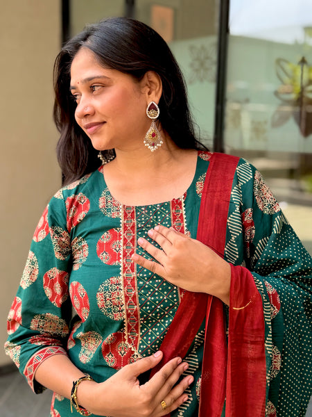 Green Jaipuri Buta Print Cotton Straight Kurta Set with Dupatta